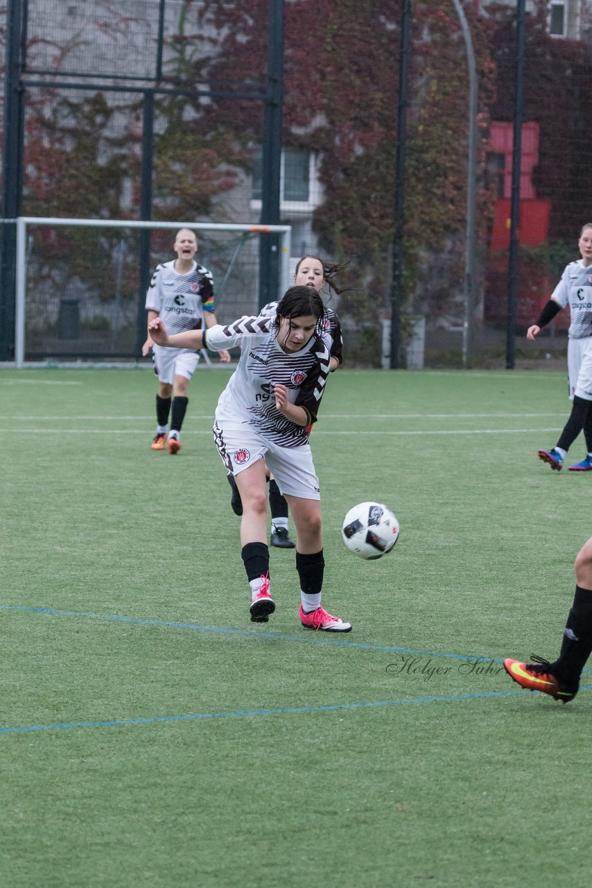 Bild 273 - B-Juniorinnen FC St.Pauli . Braedstrup IF : Ergebnis: 4:1